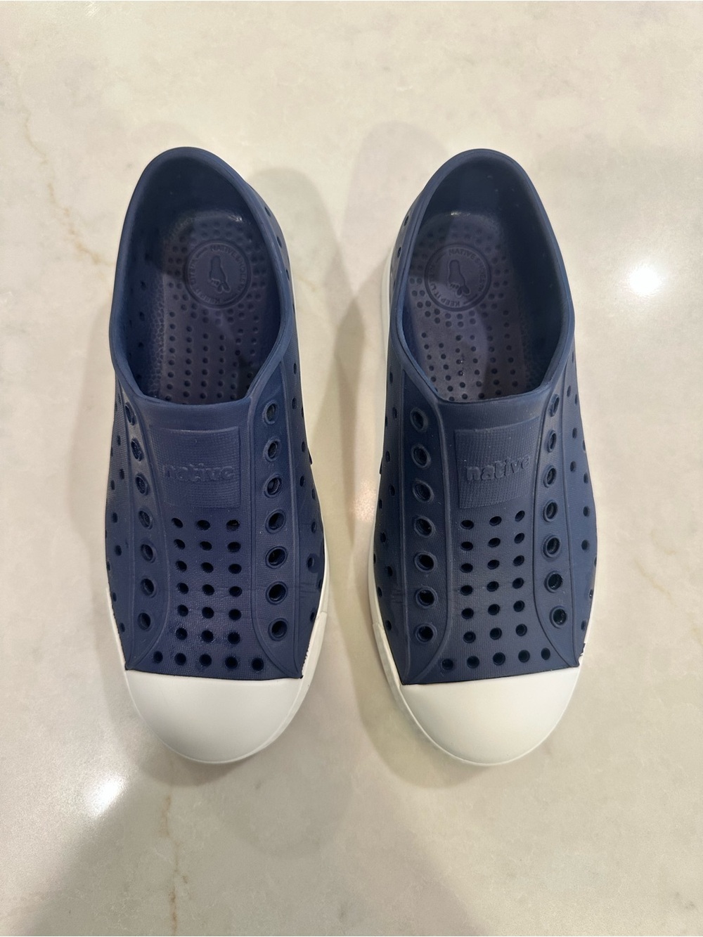 Native Kids Slip-on in Navy and White